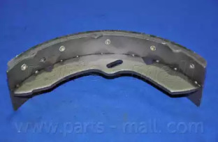 Комплект тормозных колодок PARTS-MALL PLA-014